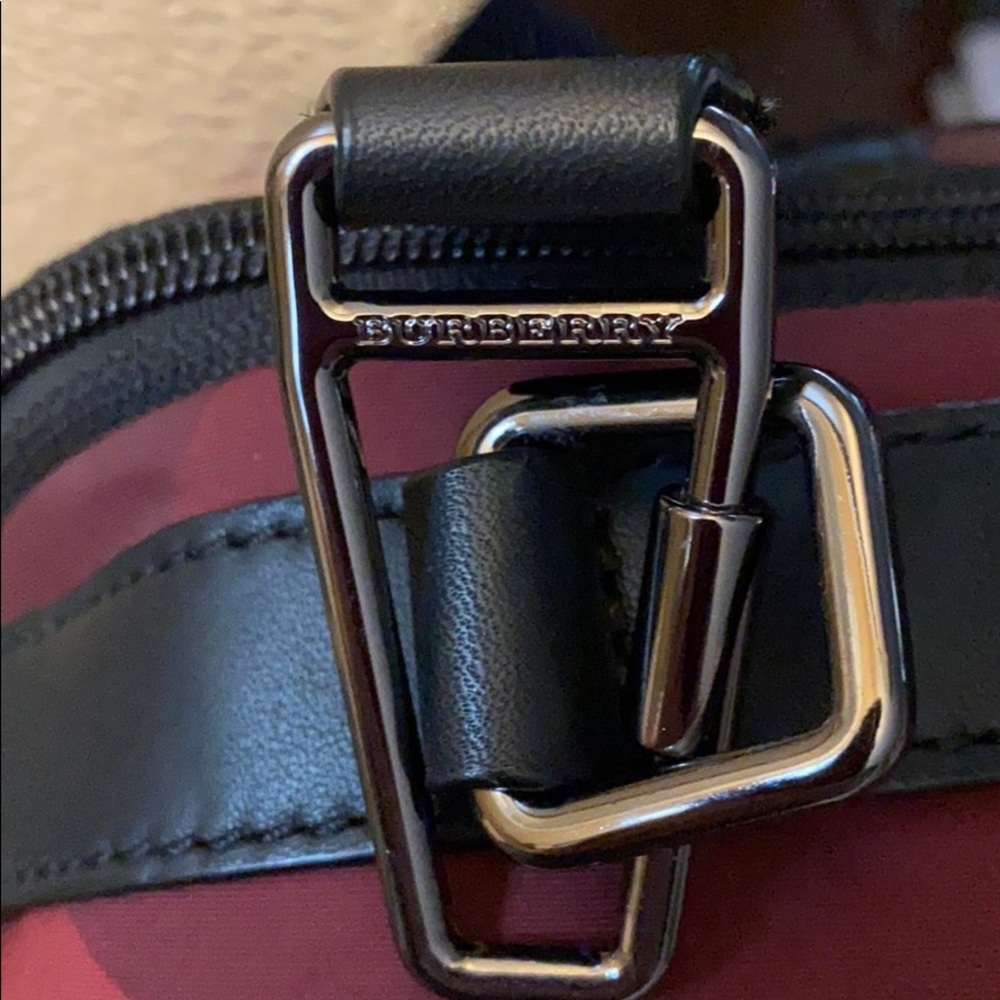 Rare, Burberry, Crossbody Bag/Lunch Tote - Picture 6 of 13